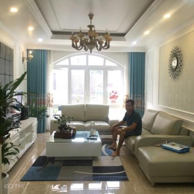 Chính chủ bán nhà mặt phố Ngô Thì Nhậm, DT 50m2 (5 tầng), giá 5.65 tỷ. LH 0988192058