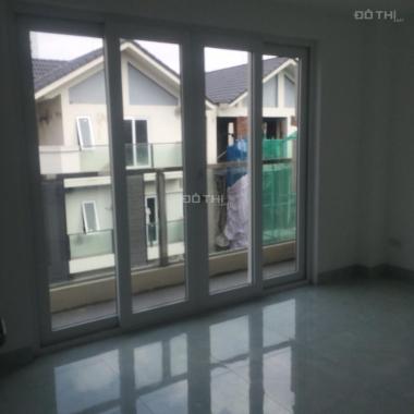 Cho thuê nhà LK A10 Nguyễn Chánh, đường nội bộ, 75m2 * 4 tầng giá ổn định 30 tr/th
