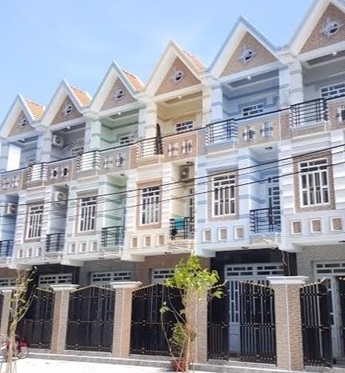 Cần bán nhà 3 tầng, KDC ô bàn cờ, DTSD: 120m2, 4PN, Huỳnh Tấn Phát 1.55 tỷ