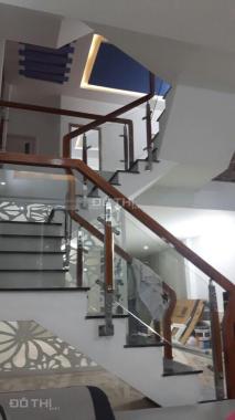 Cần bán gấp nhà đẹp đường mặt tiền 3 tầng Tiểu La, TP Đà Nẵng