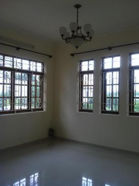 Cần cho thuê nhà phố tại Thảo Điền, DT 6*25m, 1 lầu, 5 phòng, giá 19 triệu/tháng (0902869981)