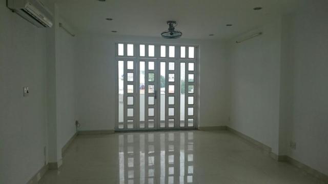 Cho thuê văn phòng mặt tiền đường Đào Duy Anh, giá rẻ, Phú Nhuận giá 252 nghìn/m2/th