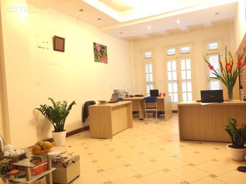Cho thuê văn phòng 60m2 building mặt phố Nguyễn Khánh Toàn, vị trí đắc địa