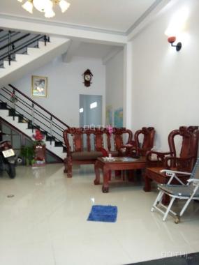 Cho thuê nhà 1 trệt, 1 lầu, giá 9 tr/th tại khu dân cư Phú Hòa, Thủ Dầu Một, Bình Dương