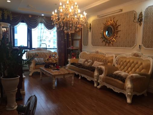 Chính chủ cần cho thuê căn hộ Vinhome Nguyễn Chí Thanh 137 m2. 3 phòng ngủ đủ đồ 45 triệu/tháng.