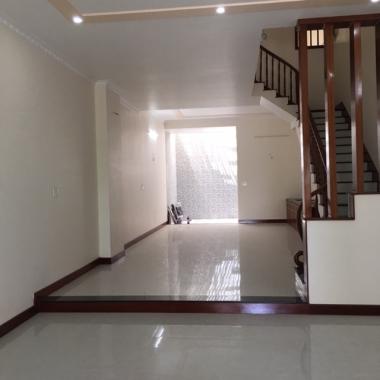 Cho thuê nhà 1 trệt, 4 lầu Đồng Khởi vip, DT: 5x16m=80m2, 4 phòng ngủ, giá: 10tr/th