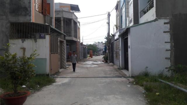 Cơn sốt đất nền khu Đông Sài Gòn, mặt tiền đường Trường Lưu, Quận 9