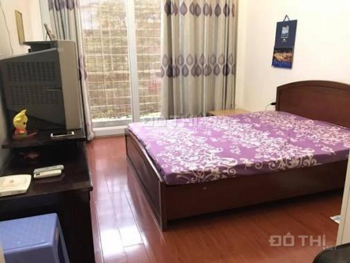 Bán nhà Nguyễn Ngọc Vũ, Cầu Giấy, 48m2, 4T, giá 6.4 tỷ, ô tô 4 chỗ đỗ cửa