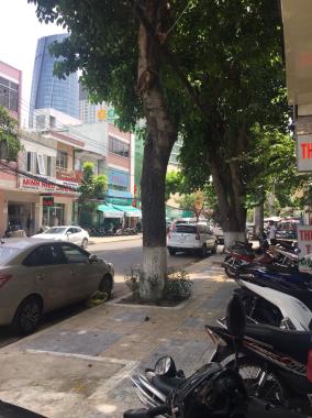 Cho thuê nhà mặt tiền, DTSD 70m2 có 1 lửng đường Quang trung, Hải Châu, Đà Nẵng. DT 4x11m