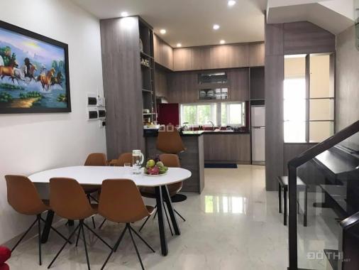 Bán nhà khu đô thị VSIP với dt 100m2, sổ hồng chính chủ, với đầy đủ tiện ích