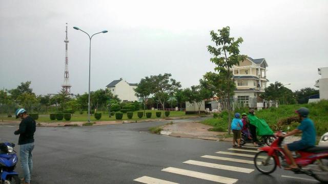 Bán lô đất nền sổ hồng riêng MT Nguyễn Hữu Trí, Bình Chánh