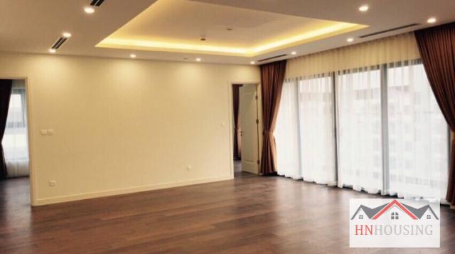 Cho thuê căn hộ PN nhà mới, nội thất cơ bản giá 9 tr/tháng ở Tràng An Complex. LH 0988138345