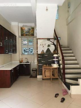 Cho thuê nhà riêng Nguyễn Khang, diện tích 35 m2  x 5 tầng, giá 11 tr/tháng