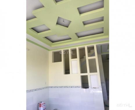 Bán nhà 1 lầu 1 trệt 100m2, 4pn 2wc, thổ cư 100%, có SHR, giá 700tr, hỗ trợ NH 70%. LH: 0932077793