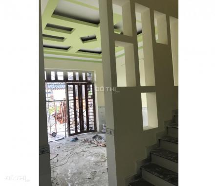 Bán nhà 1 lầu 1 trệt 100m2, 4pn 2wc, thổ cư 100%, có SHR, giá 700tr, hỗ trợ NH 70%. LH: 0932077793