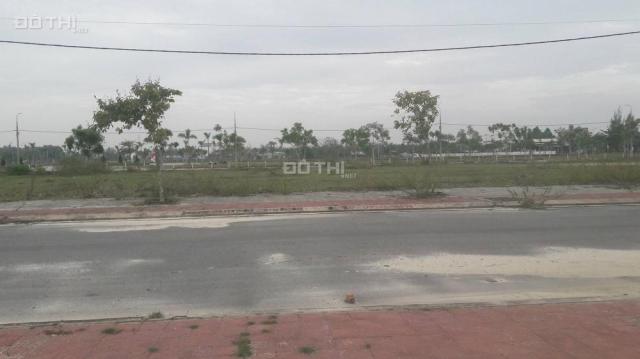 Bán đất MT đường 22m5 khu đô thị số 3 đối diện trường đại học Phan Châu Trinh. Giá 5,2 Tr/m2