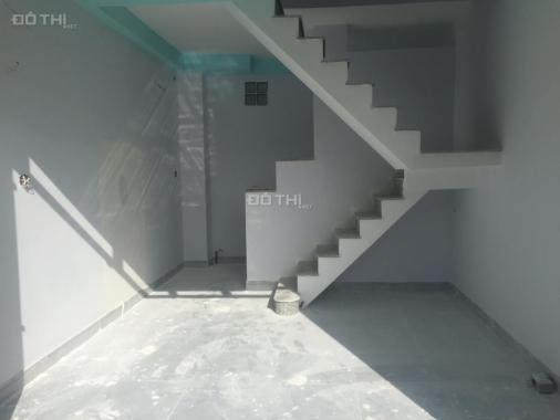 Cần bán nhà đồng sở hữu Huỳnh Tấn Phát, Nhà Bè. DT 4x6m, 1 trệt, 1 lầu, giá mềm 870 triệu