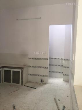 Kẹt tiền bán rẻ nhà mới xây, mới 100% ngay ngã tư Bình Chuẩn, giá chỉ 680tr, 60m2. LH: 0909767244