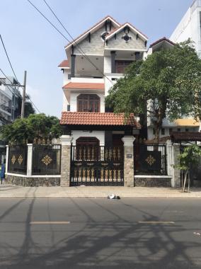 Bán gấp biệt thự góc 2 mặt tiền nội bộ đường Lâm Văn Bền, P. Tân Quy, Quận 7