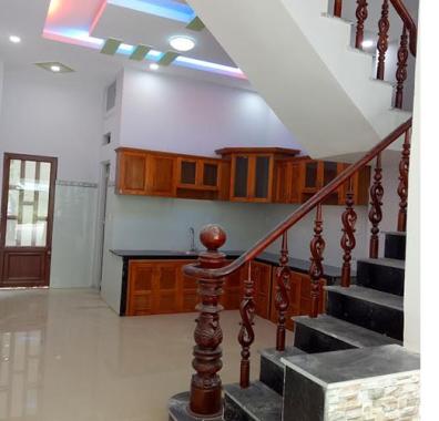 Nhà 2 lầu, 40m2, SHR, gần Quốc Lộ 1A, Nguyễn Thị Tú