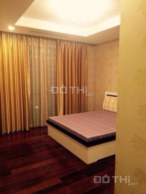 Chính chủ cho thuê chung cư Royal City R2 tầng 19, 96m2, 2PN đều sáng 16 tr/th. LHTT: 0896651862