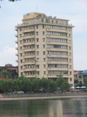 Cho thuê văn phòng Lake View Building, D10 Giảng Võ, 70m2, giá 250 nghìn/m2/th