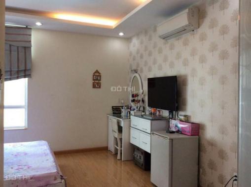 Cần cho thuê gấp căn hộ chung cư cao cấp Giai Việt, giá 12 triệu/th. LH 0917 883 766