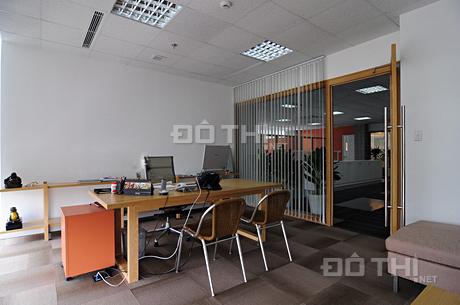 Cho thuê nhà Trung Hòa làm văn phòng, 85m2 x 5 tầng, MT 5,5m, giá 45tr/tháng