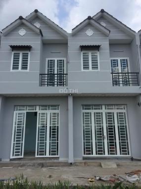 Cần bán gấp căn nhà mới xây xong gần chợ Hưng Long, Bình Chánh