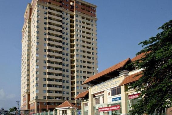 Bán gấp căn hộ Hoàng Kim Thế Gia, Quận Bình Tân, 65m2, 2PN, 2WC để lại nội thất lô A, 1.65 tỷ