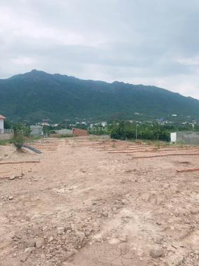 Bán đất tại xã Phước Đồng, Nha Trang, cách ngã ba Phước Đồng 500m. Giá 250 triệu