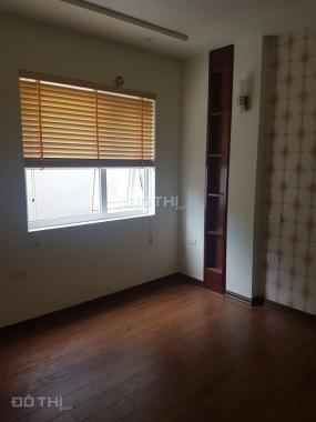 Bán nhà 4 tầng, 35m2 ngã tư Vạn Phúc, ô tô đỗ cửa, giá 2,7 tỷ, Lh 0904959168