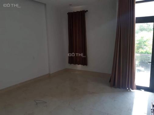 Cho thuê nhà 3 tầng, MT đường 5.5m, gần Hà Huy Tập, Q. Thanh Khê 104m2, giá 13 tr/tháng