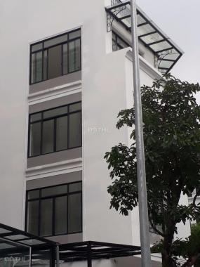Cho thuê nhà mới xây có ĐH MP Phạm Văn Đồng. DT 45m2 x 4T, mt 4m, giá 15tr/th