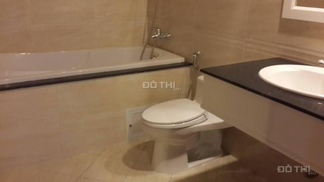 Cho thuê CHCC Golden Land, tầng trung, 3PN, 108m2, đồ cơ bản, giá 12 triệu/tháng. 0963212876