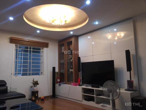 Cần bán nhà gấp tại phố Thịnh Quang, Đống Đa, dt 40m2, giá mềm 3,15 tỷ