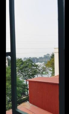 Bán nhà phố Ba Đình, sổ đỏ, view hồ, nhà 4 tầng, DT 14m2