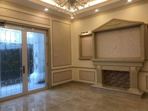 Bán gấp villa tại đường Quốc Hương, P. Thảo Điền, Quận 2, Tp. HCM, diện tích 400m2, giá 37,1 tỷ