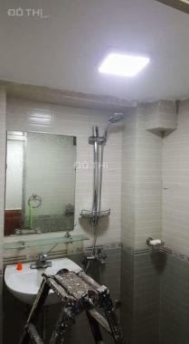 Bán nhà Bạch Mai, gần Phố Huế, DT 34m2 x 4 tầng, KD tầng 1, giá 2.8 tỷ. LH 0924764755