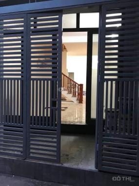 Bán nhà Nguyễn Phúc Lai, DT 41m2 x 5 tầng, MT 4,5m, giá chỉ 3,5 tỷ. LH: 0823833399