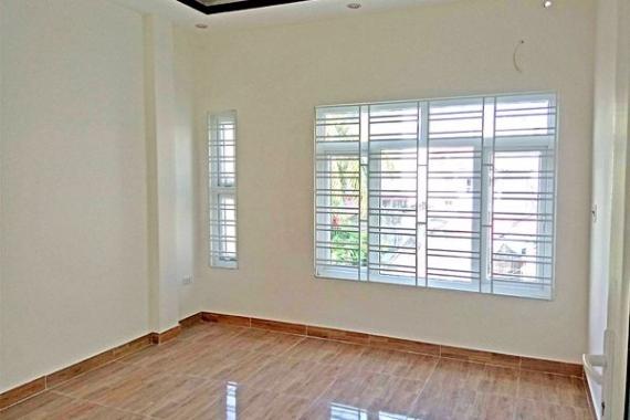 Bán nhà 4 tầng, 50m2, ngõ 3m, ô tô đỗ cổng, đường nhánh Trần Nguyên Hãn, giá 1.95 tỷ