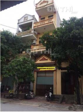 Bán nhà số 8 đường Phan Đình Phùng, P Vân Giang 79m2 (phố vải) KD sầm uất, 0945136888