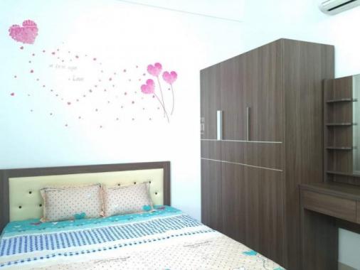 Cần bán gấp căn hộ 2PN, tầng cao, view hồ bơi, full nội thất, giá chỉ 2 tỷ. LH: 0933 076 606