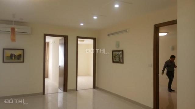 Cho thuê căn hộ chung cư Fafilm, 120m2, 3 phòng ngủ, nội thất cơ bản, giá 12 tr/th. LH: 0965820086