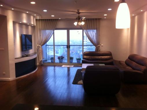 Cho thuê chung cư M3- M4 Nguyễn Chí Thanh 122m2, 3 phòng ngủ, full nội thất đẹp, giá 15 tr/th