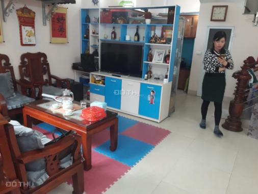 Chính chủ bán nhà đẹp tự xây Yên Xá, TT Thanh Trì, 4T, để lại nội thất, giá chỉ 2 tỷ. LH 0964427111