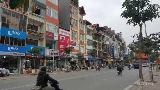 Bán nhà mặt phố Nguyễn Trường Tộ, kinh doanh sầm uất, mặt tiền 15m, 400m2, hơn 100 tỷ