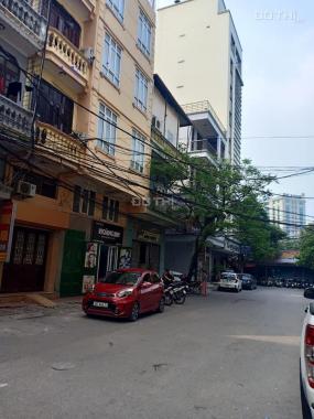 Bán nhà phố Phương Mai, dt 20/24m2 x 5 tầng, ô tô đỗ trước cửa, giá đẹp lung linh
