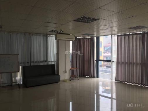 Cho thuê sàn văn phòng 70m2, giá chỉ 11 triệu/th, tại phố Duy Tân, Cầu Giấy