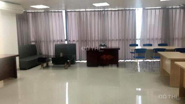 Cho thuê sàn văn phòng 70m2, giá chỉ 11 triệu/th, tại phố Duy Tân, Cầu Giấy